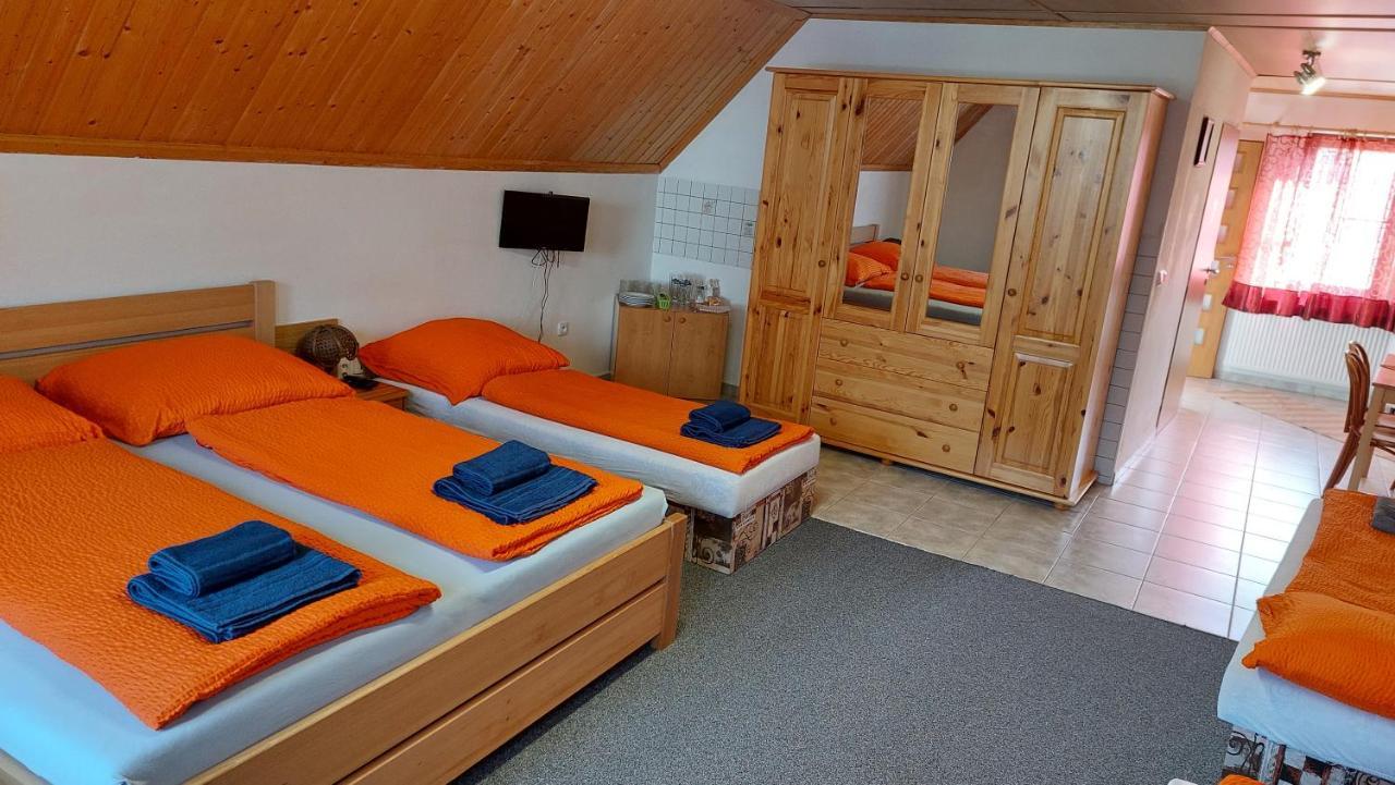 Rozmberska Basta Hotell Třeboň Exteriör bild